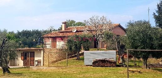 Foto Rustico a Magliano in Toscana Montiano di 100 m² con 4 locali