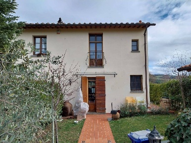 Foto Rustico a Montespertoli di 150 m² con 7 locali in vendita