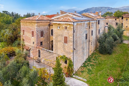 Foto Rustico in Via Conte, Casalvieri di 700 m² con 34 locali in vendita