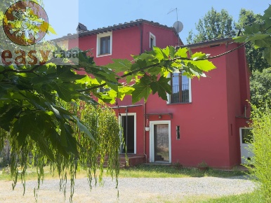 Foto Rustico in via di Balbano, Lucca Balbano di 180 m² con 7 locali