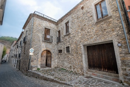 Foto Rustico in Via Roma, Sasso di Castalda di 514 m² con 28 locali