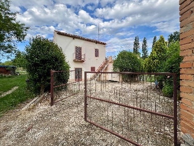 Foto Rustico in via del feltrino, Lanciano di 175 m² con 7 locali