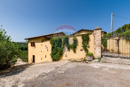 Foto Rustico Carini Grotte Di Armeta, Zucco di 353 m² con 6 locali