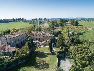 Foto Rustico in Case sparse, Siena di 440 m² con 25 locali in vendita