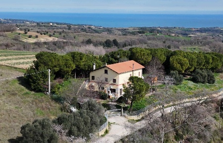 Foto Rustico in petrella, Ripatransone Petrella di 290 m² con 7 locali