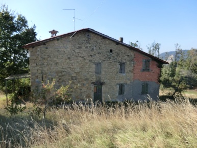 Foto Rustico in Via Pompeano, Serramazzoni di 220 m² con 10 locali
