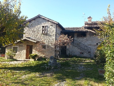 Foto Rustico a Ascoli Piceno di 450 m² con 12 locali in vendita