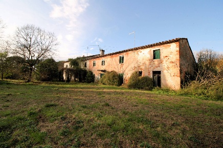 Foto Rustico in Strada provinciale dei Biagioni, Altopascio di 800 m²