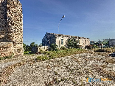 Foto Rustico in VIA GIOVANNI BUCCI, Cupra Marittima di 604 m² con 12 locali