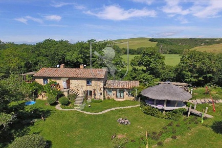 Foto Rustico in castelmuzio, Trequanda Castelmuzio di 200 m² con 7 locali