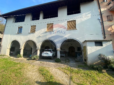 Foto Rustico in Via Visello Superiore, Preseglie Sottocastello di 870 m²