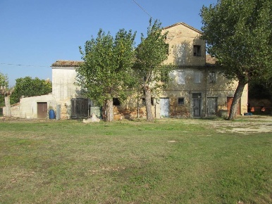 Foto Rustico in via Gangalia Bassa, Jesi Borgo Minonna di 800 m² in vendita