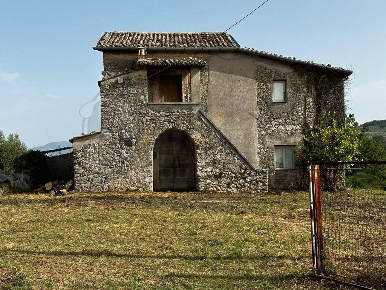 Foto Rustico in Via Madonna del Riparo, Rocca d'Arce di 130 m² con 5 locali