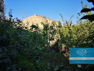 Foto Rustico in Via Cappuccini, Palermo Zisa di 56 m² con 3 locali