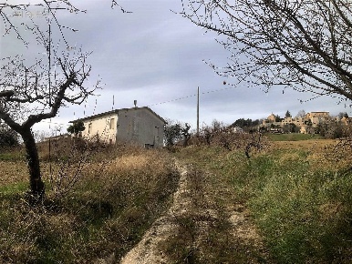 Foto Rustico in Contrada San Giovanni, Santa Vittoria in Matenano di 150 m²