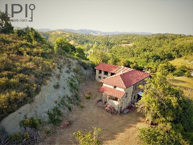 Foto Rustico in Loc Sorba, Pareto di 400 m² con 12 locali in vendita