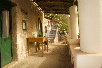 Foto Rustico in sp179, Lipari Annunziata Raviola di 140 m² con 5 locali