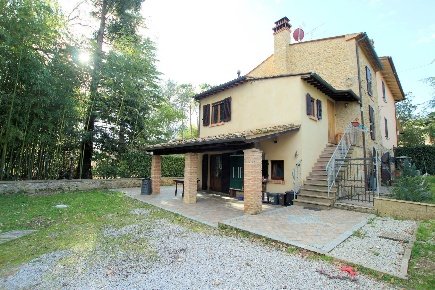 Foto Rustico a Volterra Centro di 132 m² con 6 locali in vendita