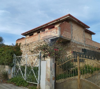Foto Rustico a Tratalias di 300 m² con 10 locali in vendita