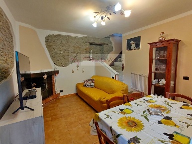 Foto Rustico a Pietrasanta di 150 m² con 6 locali in vendita