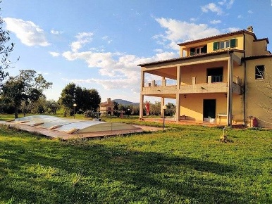 Foto Rustico a Capalbio Capalbio Scalo di 675 m² con 9 locali in vendita