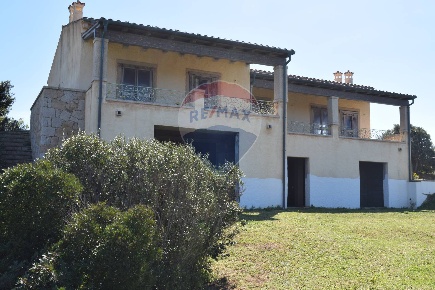 Foto Rustico a Aglientu di 434 m² con 20 locali in vendita