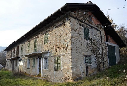 Foto Rustico in lanzano, Spigno Monferrato di 400 m² con 8 locali
