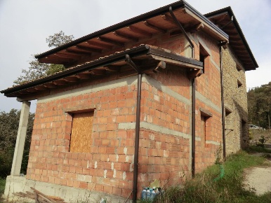 Foto Rustico in Via S. Dalmazio-Marano, Serramazzoni di 180 m² con 4 locali