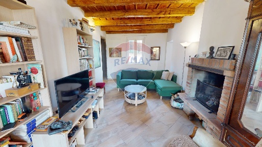 Foto Rustico in Via Dell'Oca, Cremosano di 180 m² con 5 locali in vendita