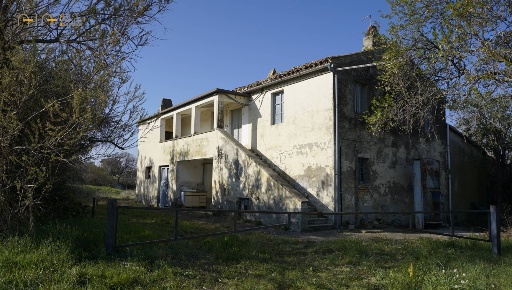 Foto Rustico in Contrada S. Lazzaro, Offida di 218 m² con 8 locali