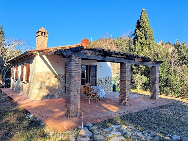 Foto Rustico a Pomarance Centro di 65 m² con 3 locali in vendita