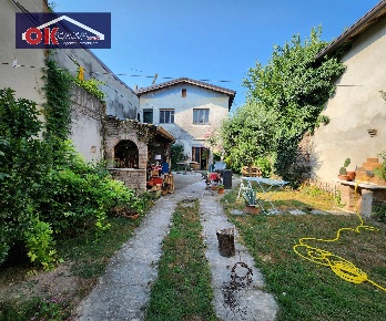 Foto Rustico in via primo maggio, Zevio Zevio Santa Maria di 200 m²