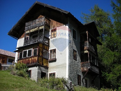 Foto Rustico a Marebbe di 352 m² con 8 locali in vendita