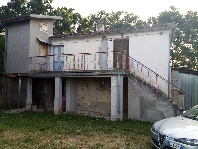 Foto Rustico a Basciano di 200 m² con 6 locali in vendita