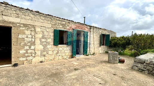 Foto Rustico in via Modica/Noto, Modica Saitta di 115 m² con 4 locali