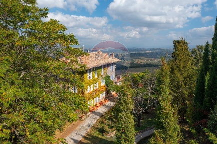 Foto Rustico in Via della Villa, Sarteano Centro di 500 m² con 14 locali