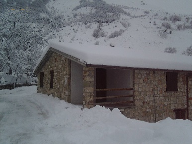 Foto Rustico in Isola San Biagio, Montemonaco di 126 m² con 4 locali