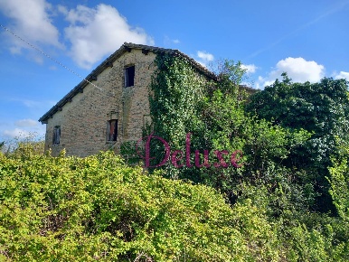 Foto Rustico in contrada Valle, Macerata di 600 m² con 15 locali in vendita