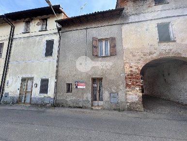 Foto Rustico in Via Indipendenza, Seniga Regona di 158 m² con 3 locali