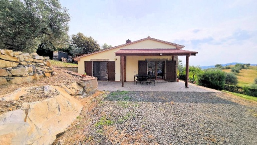 Foto Rustico a Roccastrada Montemassi di 110 m² con 4 locali in vendita