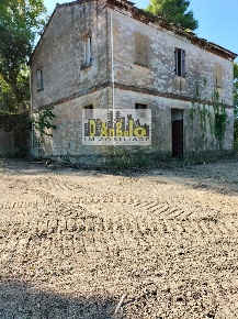 Foto Rustico in Contrada Aso, Montefiore dell'Aso di 195 m² con 9 locali