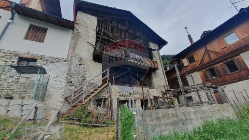 Foto Rustico in via di Fraviano, Vermiglio Fraviano di 300 m² con 8 locali