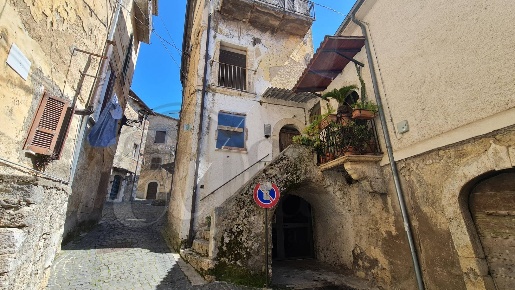 Foto Rustico in Via Corte Vecchia, Arce Centro di 118 m² con 5 locali