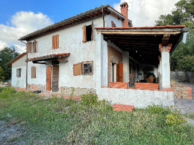 Foto Rustico in Via San Giuseppe, Montecarlo San Giuseppe di 250 m²