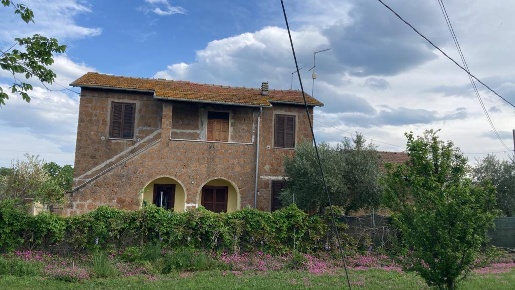 Foto Rustico in Via Terni, Civita Castellana di 150 m² con 8 locali