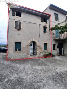 Foto Rustico a Soave Centro di 73 m² con 3 locali in vendita