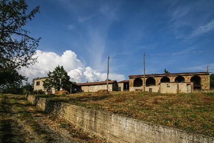 Foto Rustico a Spigno Monferrato di 220 m² con 10 locali in vendita
