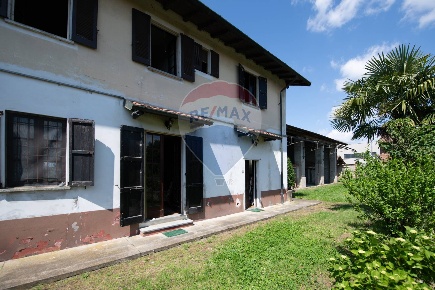 Foto Rustico in Cascinazza, Cassolnovo Policlinico di 374 m² con 11 locali