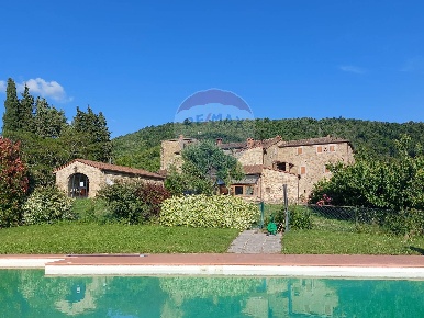 Foto Rustico in Località San Donnino, Arezzo Palazzo del Pero di 890 m²