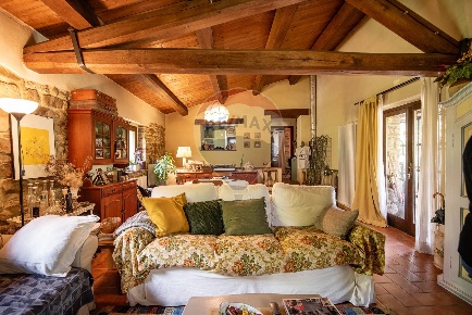 Foto Rustico a Matelica di 190 m² con 6 locali in vendita